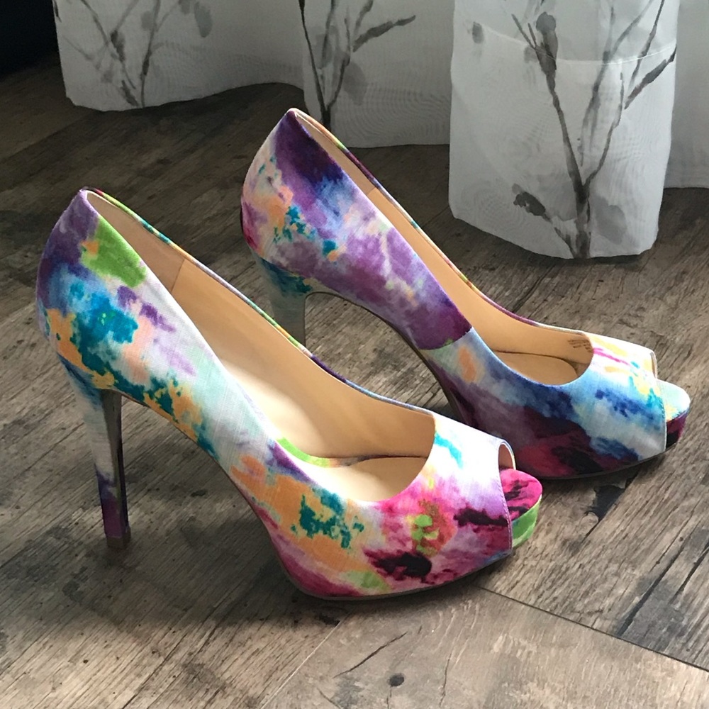 NEW Multi Color Guess Peep Toe